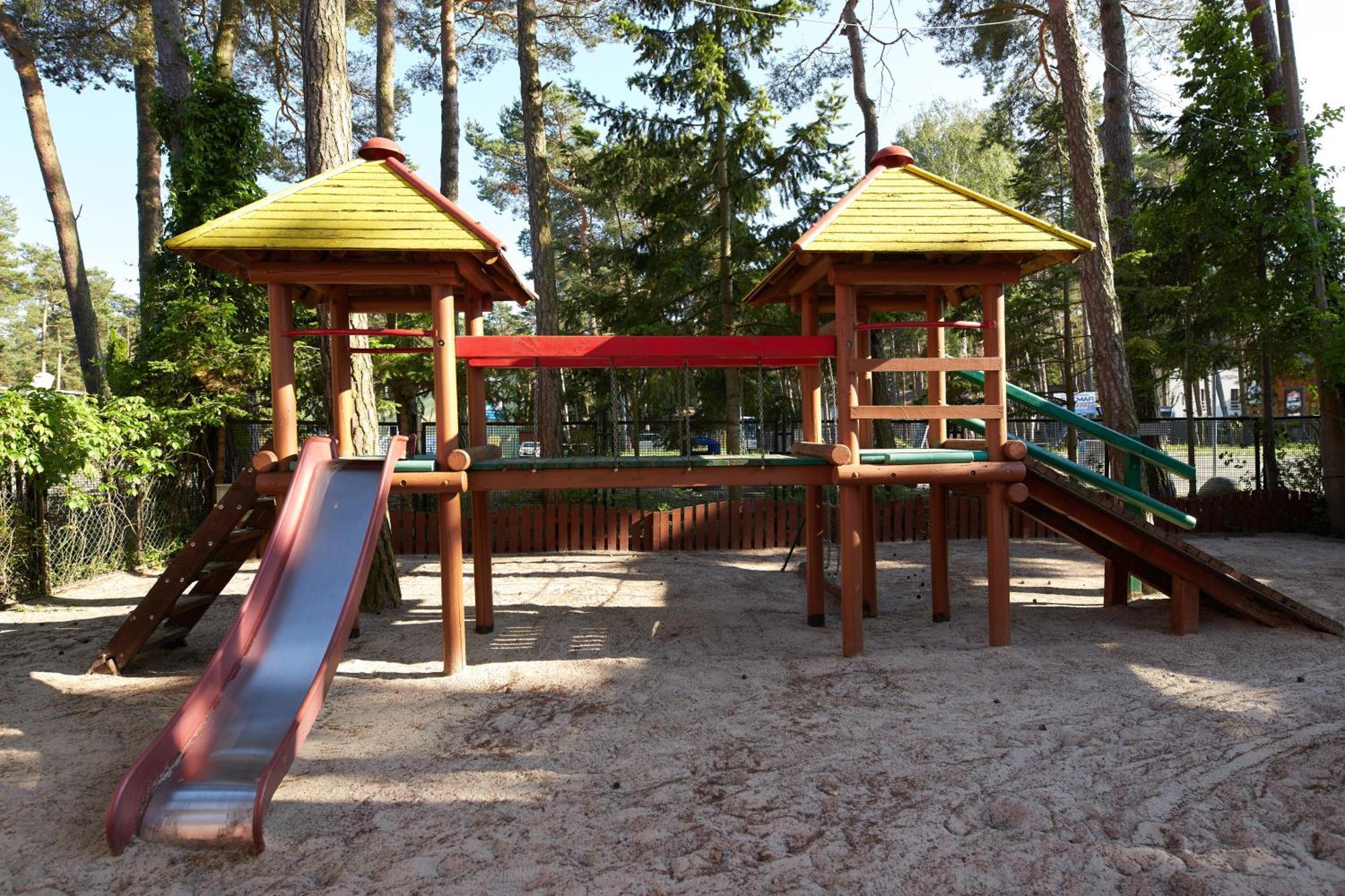 Osrodek Wypoczynkowy Relaks I Apartamenty Łeba Exteriör bild